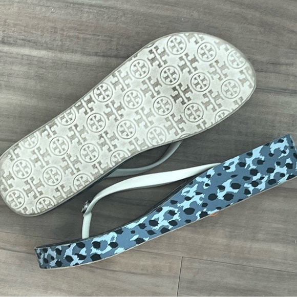 Tory Burch wedges flip flop Sandals in a 10 - Picture 3 of 3